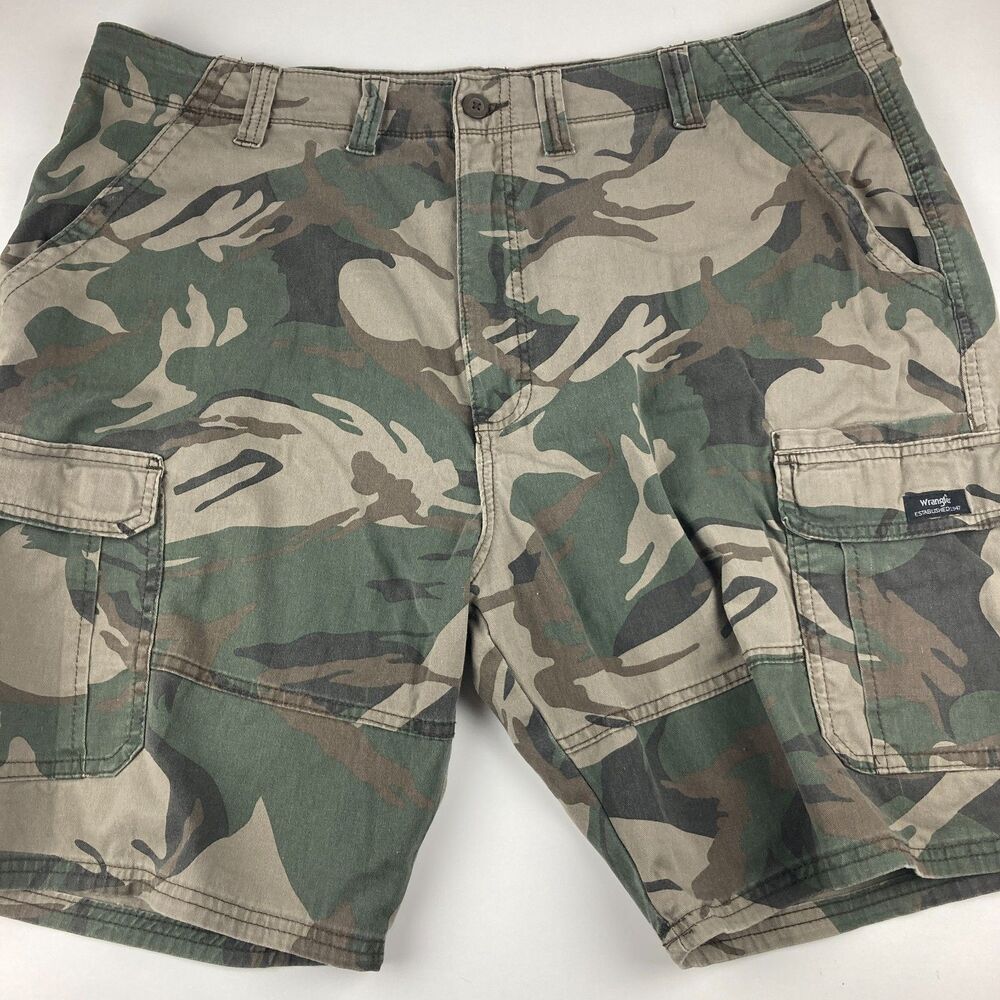 Wrangler Cargo Shorts Mens 44 Camo Relaxed Fit Woodland Camouflage Stretch